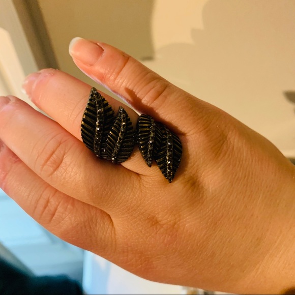 Statement Ring - Picture 6 of 7